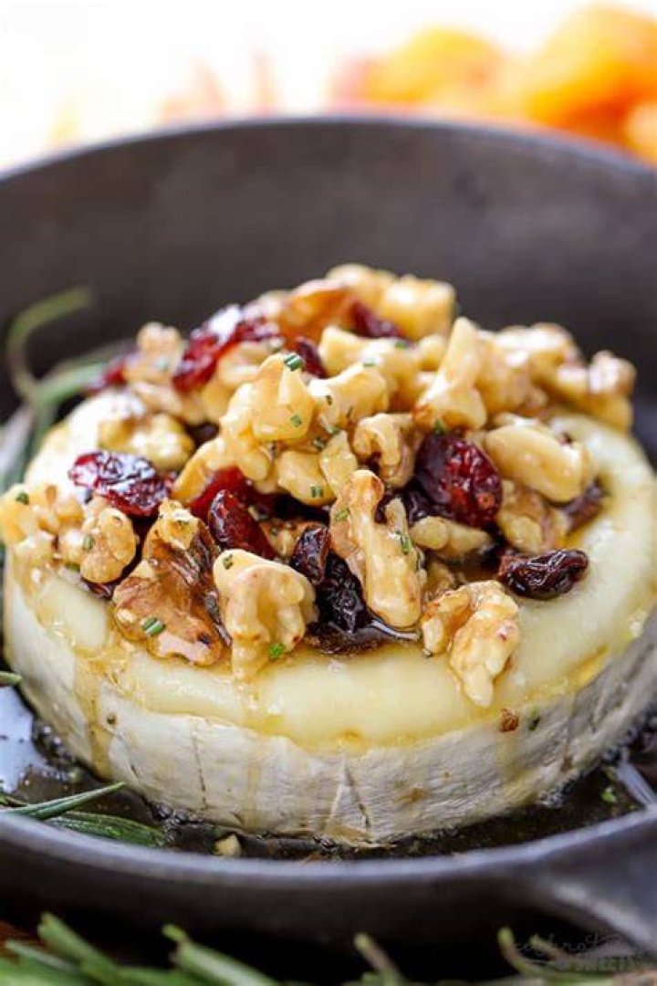 Baked Brie Recipe - Celebrating Sweets