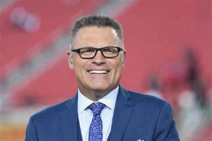 Howie Long Bio Howie Long Bio